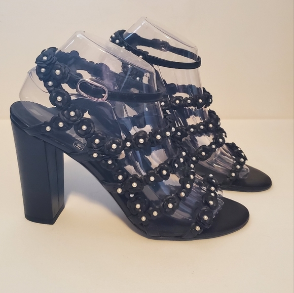 Authentic CHANEL Lambskin Pearl Embellished Camellia Leather Sandal- EU39/US8.5 - Picture 2 of 12